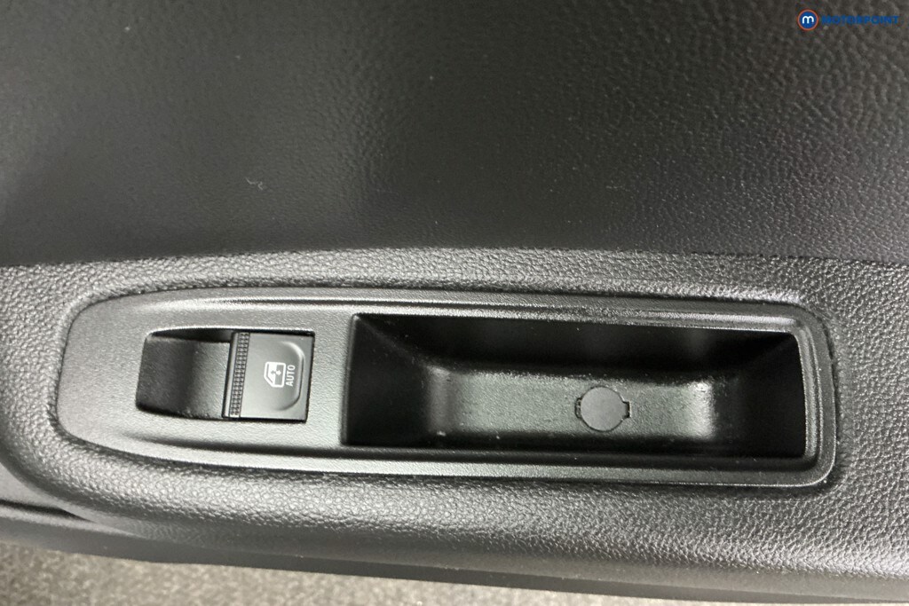 Used Renault Clio 2025 for sale - 77904025: Photo 35