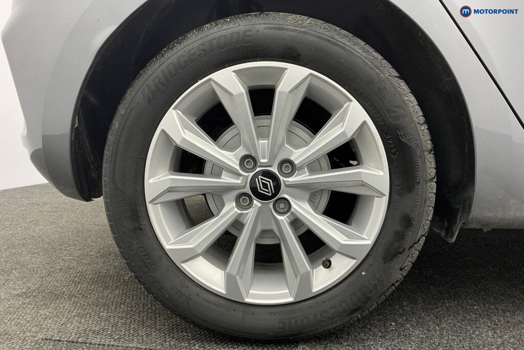 Used Renault Clio 2025 for sale - 77904025: Photo 41