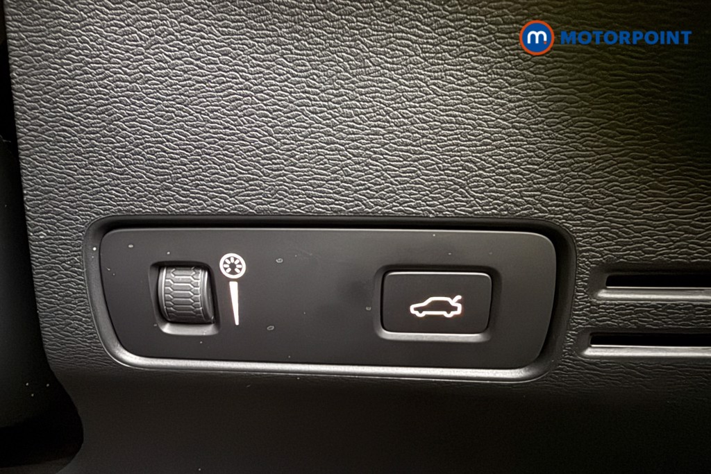 Used Volvo XC40 for sale - 78109718: Photo 25