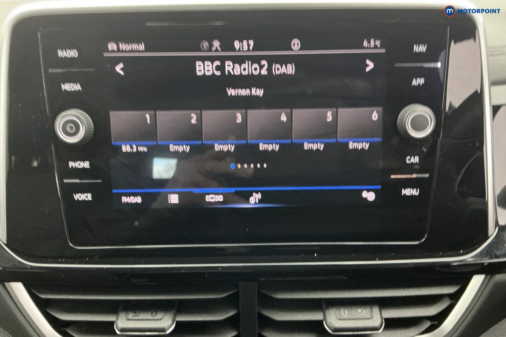 Used Volkswagen T-Roc 2022 for sale - 76710404: Photo 10