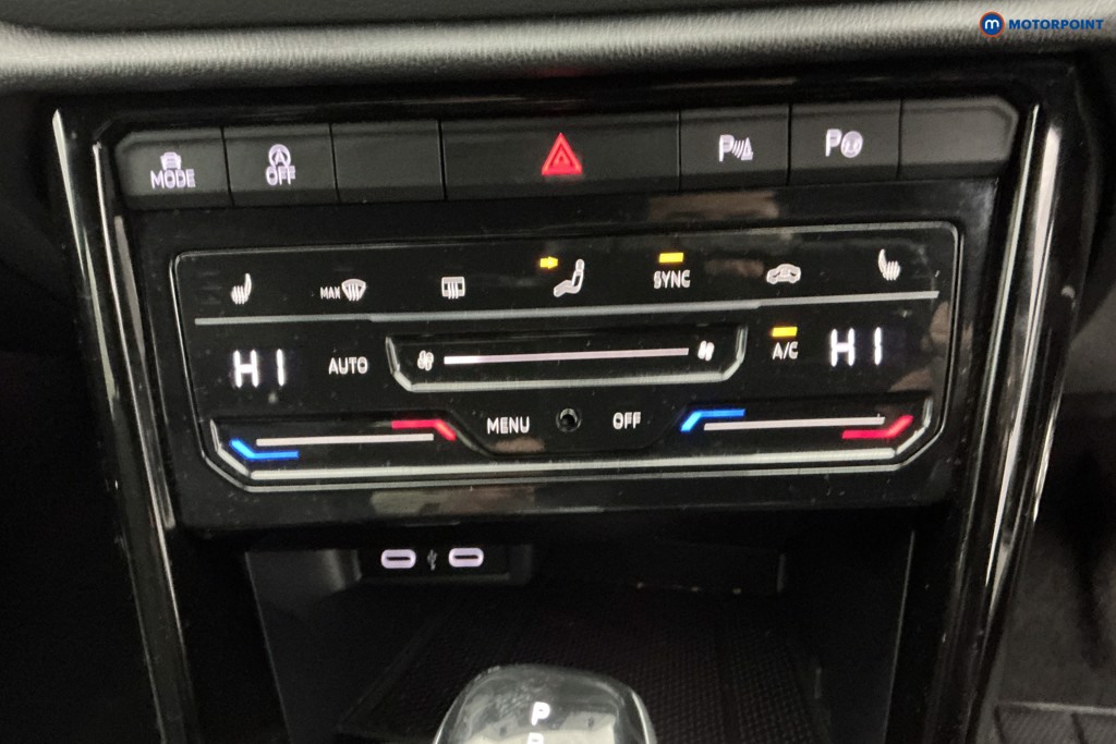 Used Volkswagen T-Roc 2022 for sale - 76710404: Photo 24