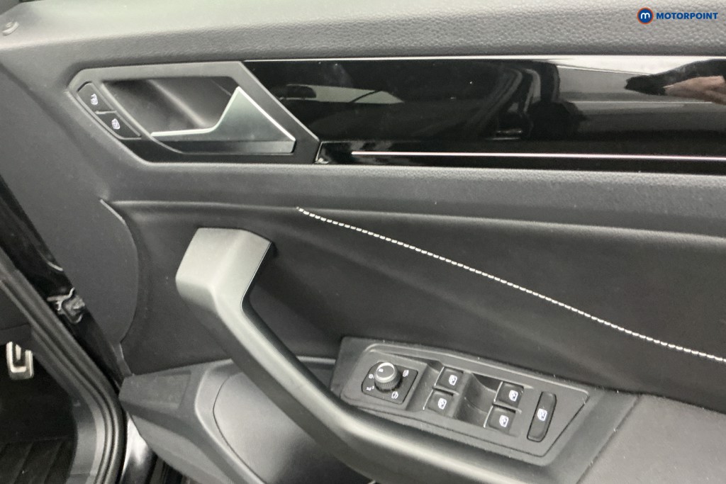 Used Volkswagen T-Roc 2022 for sale - 76710404: Photo 31