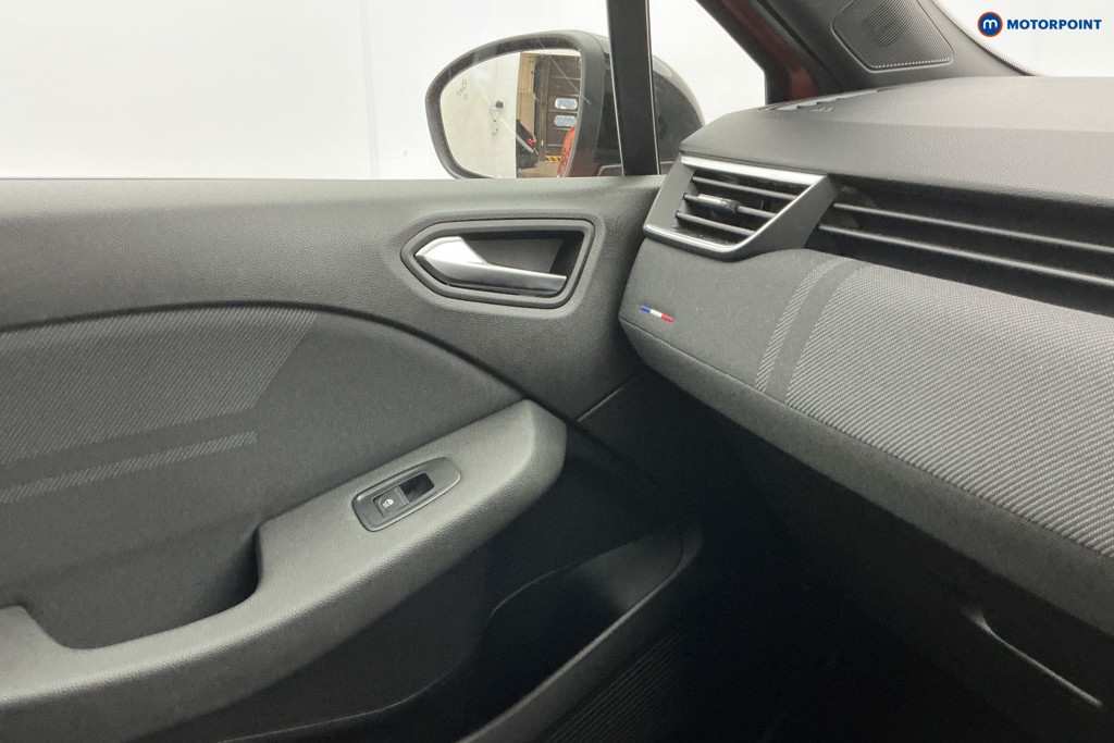 Used Renault Clio 2024 for sale - 76330205: Photo 24