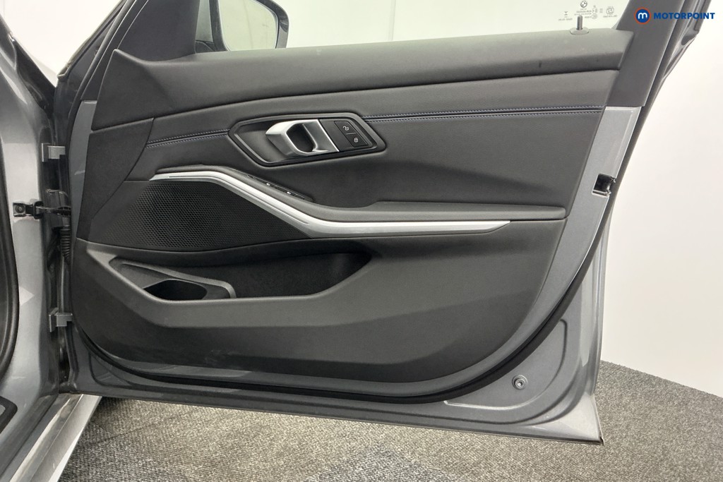 Used BMW 3 Series 2024 for sale - 77804700: Photo 33