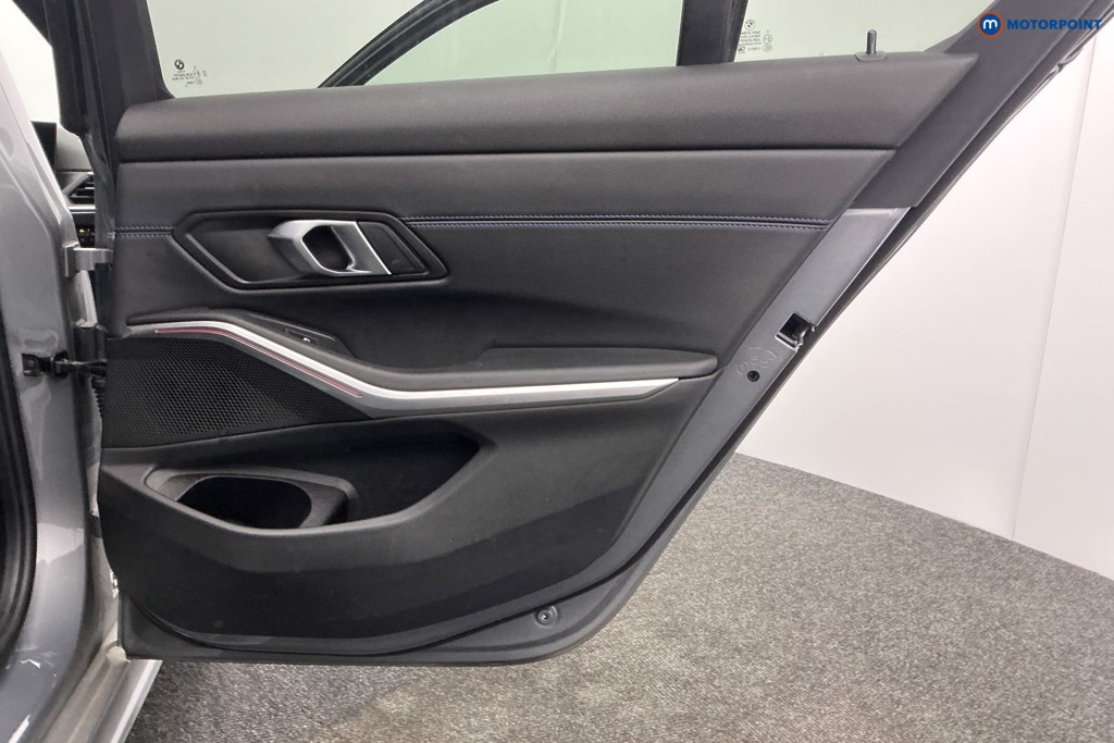 Used BMW 3 Series 2024 for sale - 77804700: Photo 35