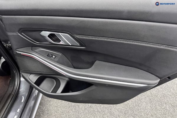Used BMW 3 Series 2021 for sale - 76146942: Photo 32
