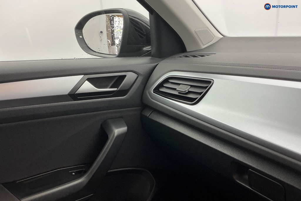 Used Volkswagen T-Roc 2023 for sale - 76322716: Photo 26