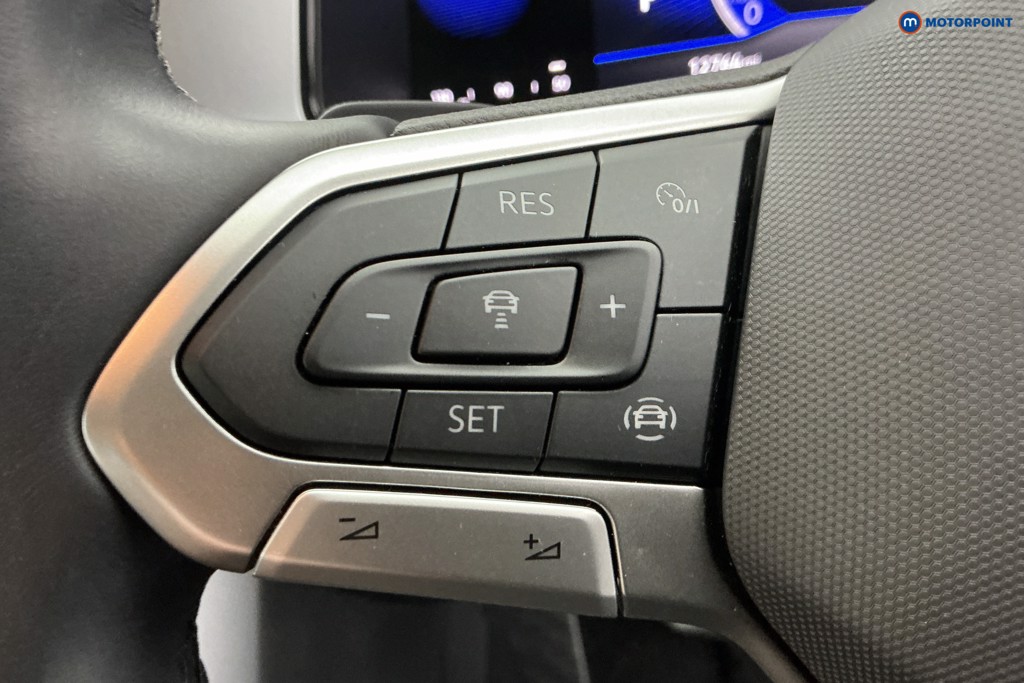 Used Volkswagen T-Roc 2023 for sale - 76322716: Photo 27