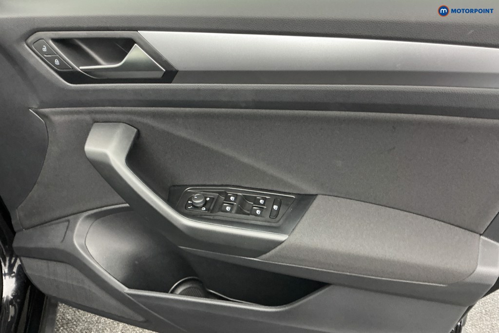 Used Volkswagen T-Roc 2023 for sale - 76322716: Photo 29