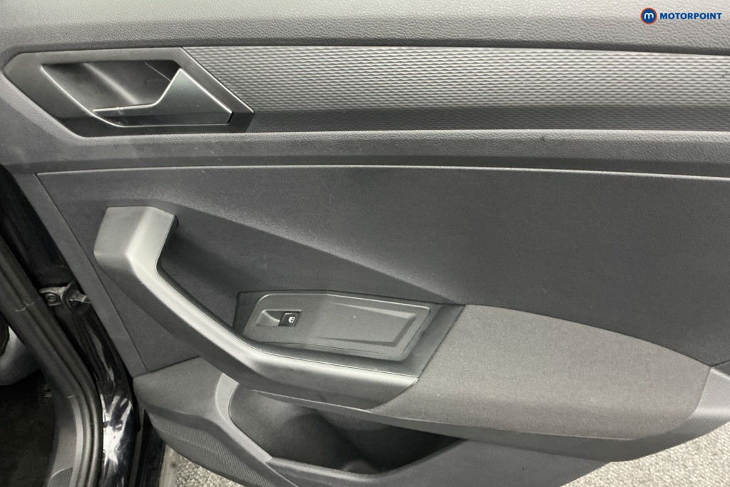Used Volkswagen T-Roc 2023 for sale - 76322716: Photo 31