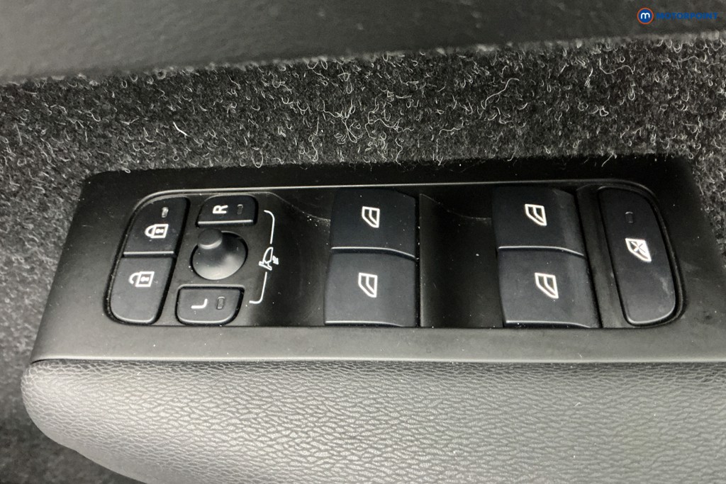 Used Volvo XC40 2021 for sale - 77187154: Photo 34