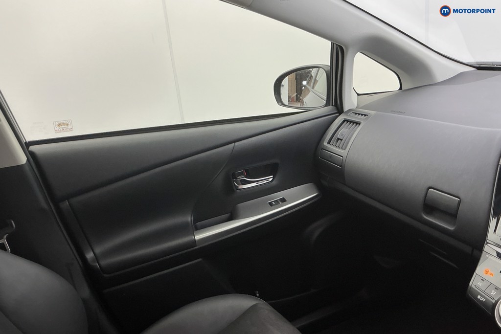 Used Toyota Prius 2019 for sale - 77012062: Photo 26