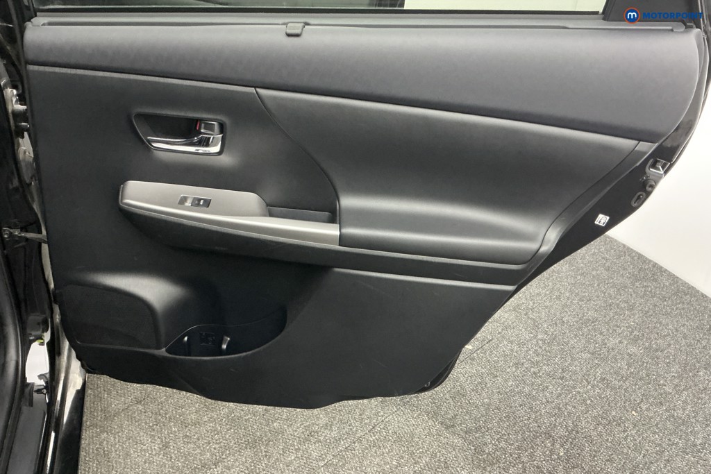 Used Toyota Prius 2019 for sale - 77012062: Photo 33