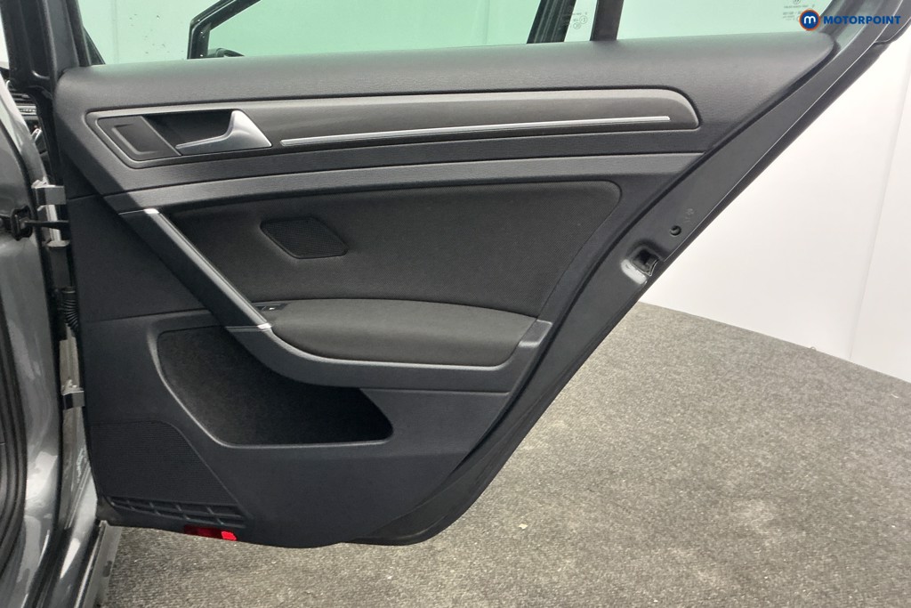 Used Volkswagen Golf 2017 for sale - 77718828: Photo 31