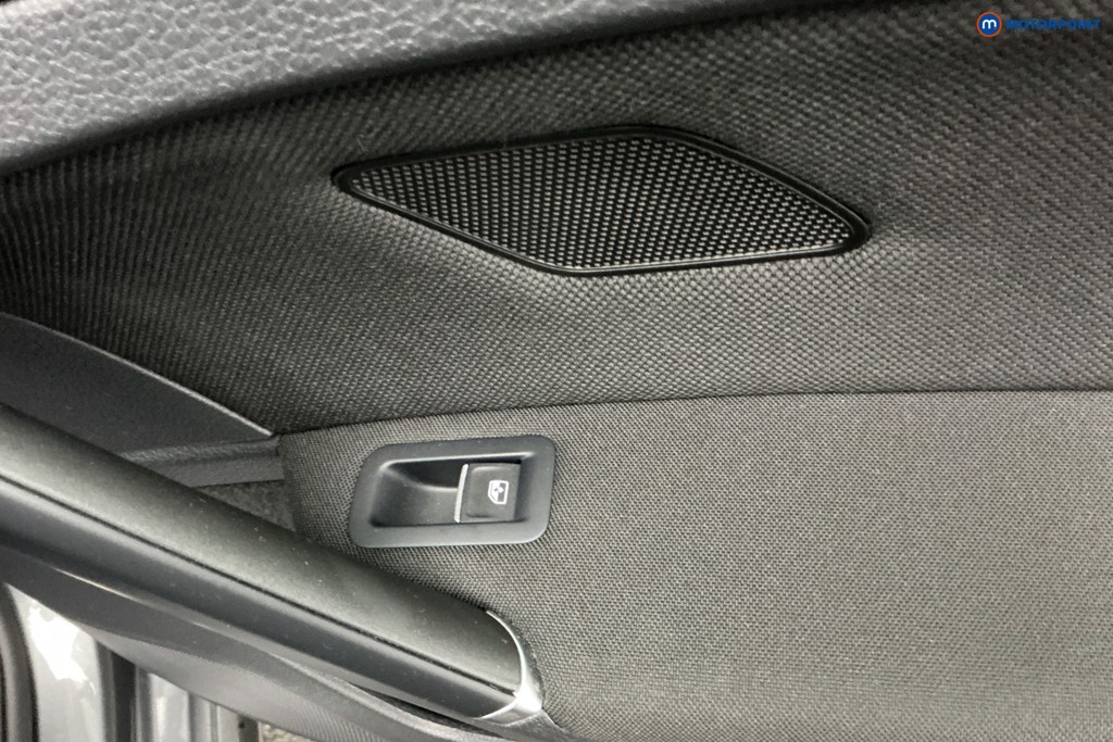 Used Volkswagen Golf 2017 for sale - 77718828: Photo 32