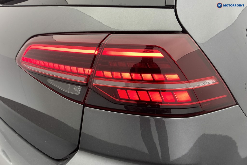 Used Volkswagen Golf 2017 for sale - 77718828: Photo 38