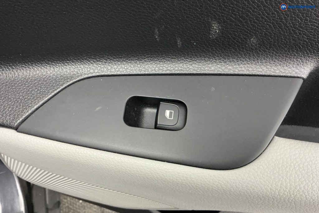 Used Kia Stonic 2019 for sale - 77077582: Photo 33