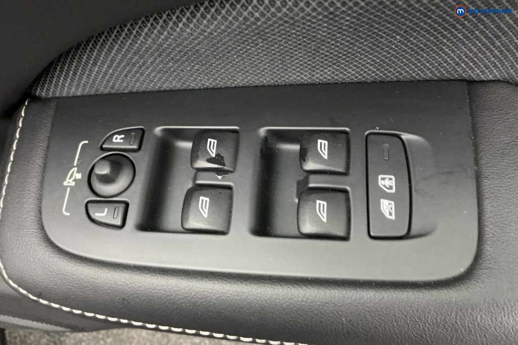 Used Volvo V60 2020 for sale - 77248847: Photo 35