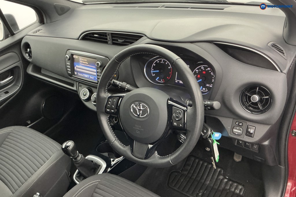 Used Toyota Yaris 2018 for sale - 76697063: Photo 15