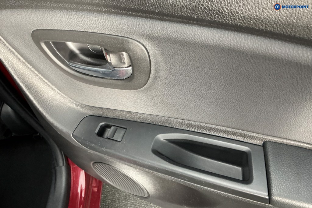 Used Toyota Yaris 2018 for sale - 76697063: Photo 31