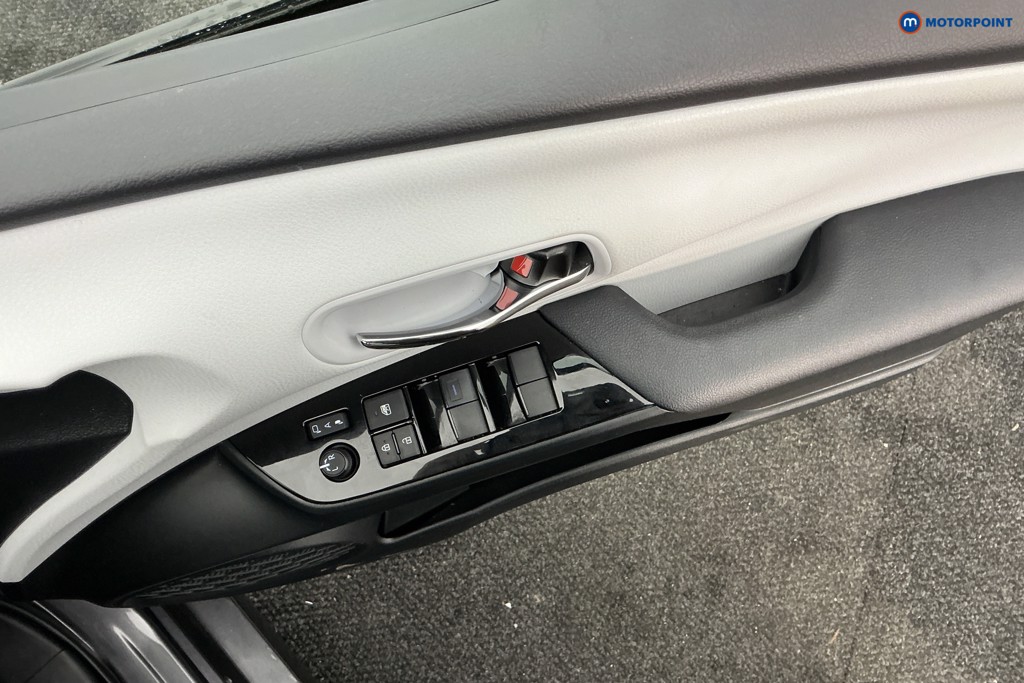 Used Toyota Prius 2021 for sale - 76568931: Photo 17