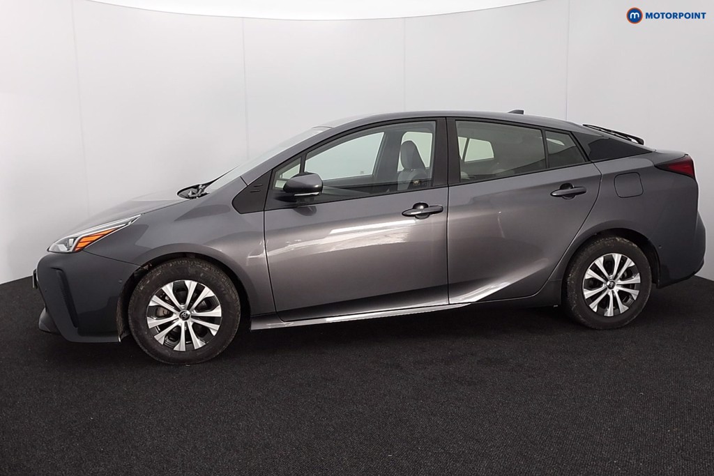 Used Toyota Prius 2021 for sale - 76568931: Photo 3