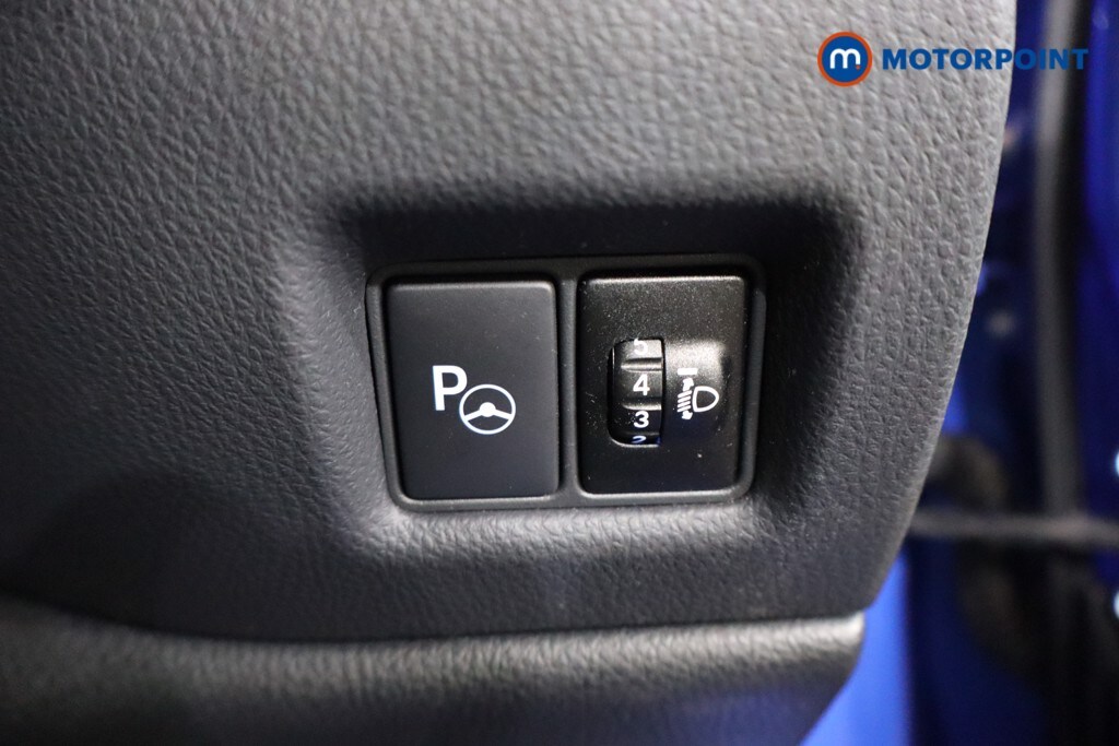 Used Toyota C-HR 2018 for sale - 77519874: Photo 24