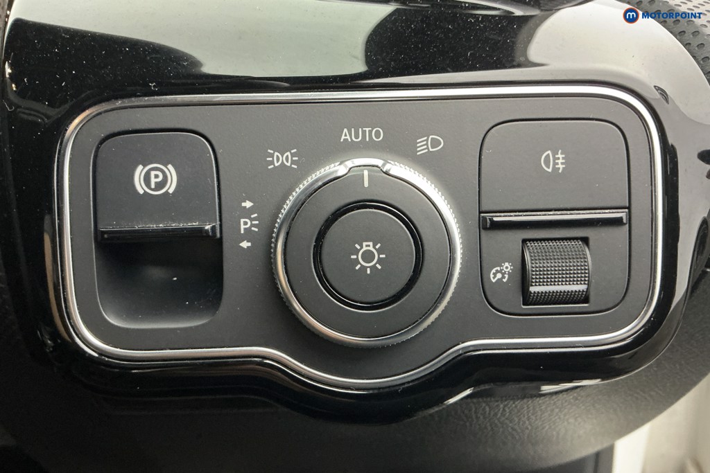 Used Mercedes-Benz A-Class 2018 for sale - 77779165: Photo 32