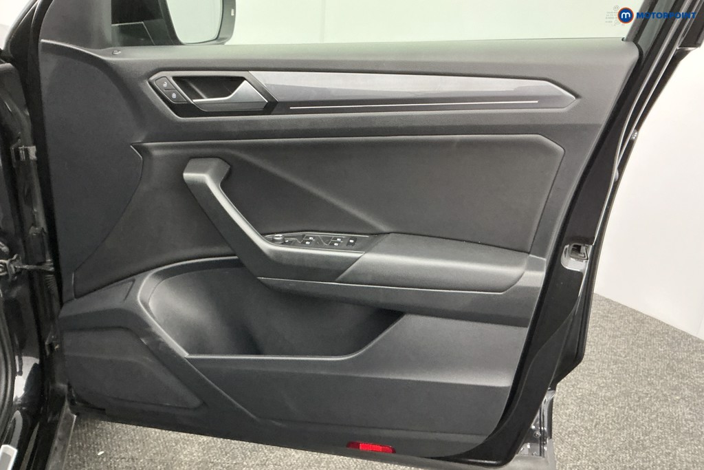 Used Volkswagen T-Roc 2021 for sale - 77211152: Photo 30