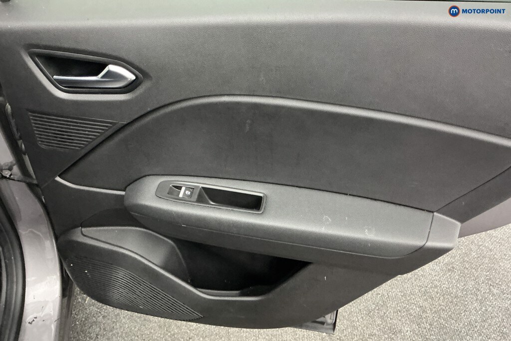 Used Renault Captur 2022 for sale - 76628435: Photo 30