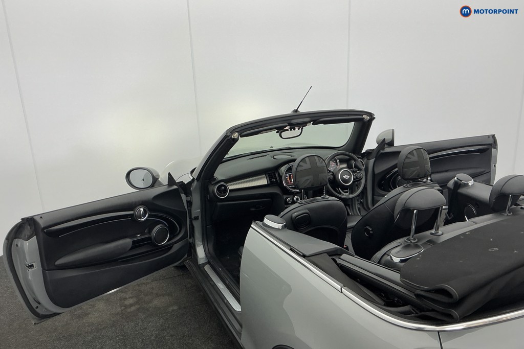 Used MINI Convertible 2019 for sale - 77814822: Photo 17