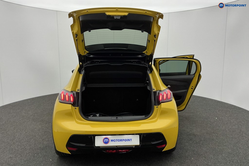 Used Peugeot 208 2021 for sale - 77033880: Photo 11