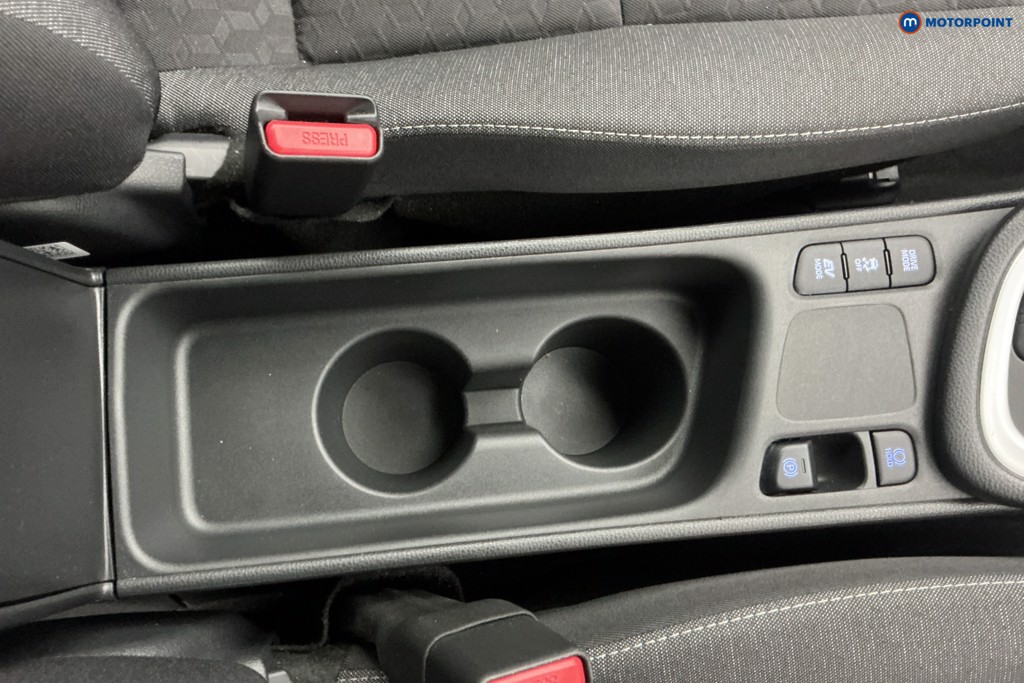 Used Toyota Yaris 2022 for sale - 77620096: Photo 24