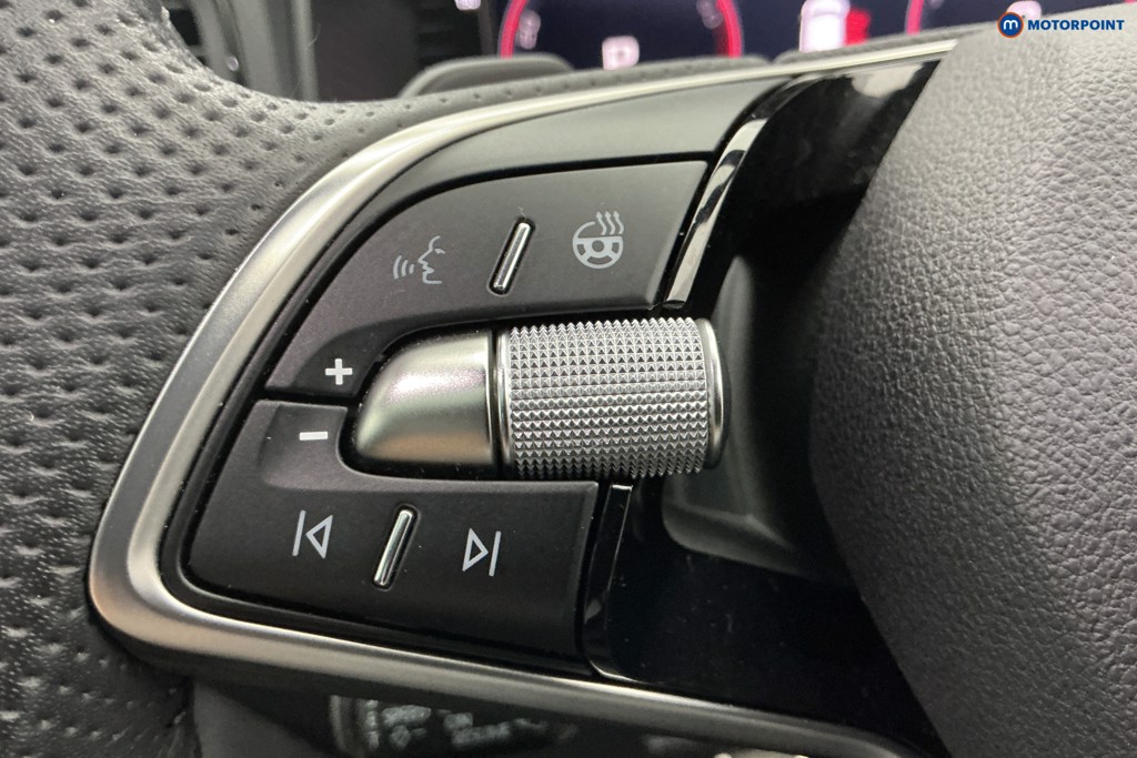 Used Skoda Karoq 2025 for sale - 77878521: Photo 31