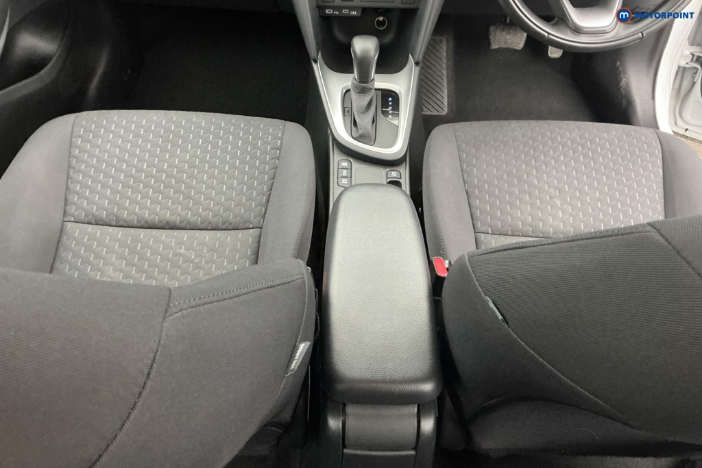 Used Toyota Yaris Cross 2024 for sale - 77830768: Photo 18