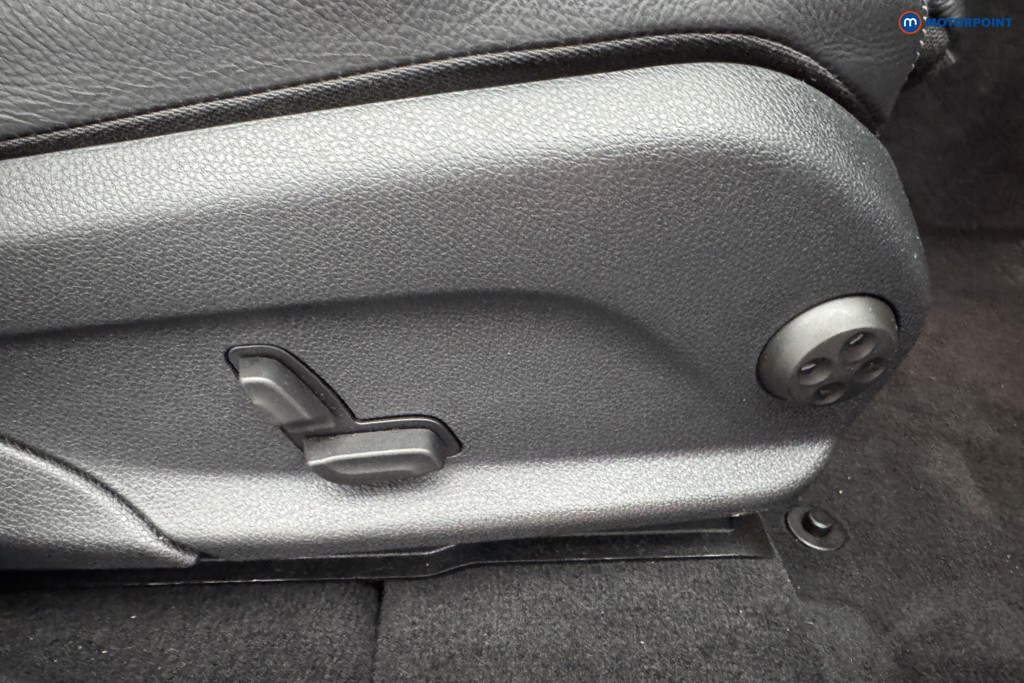 Used Mercedes-Benz GLC 2022 for sale - 76235153: Photo 30