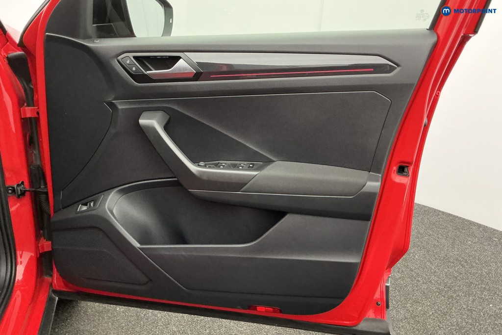 Used Volkswagen T-Roc 2019 for sale - 77036988: Photo 32