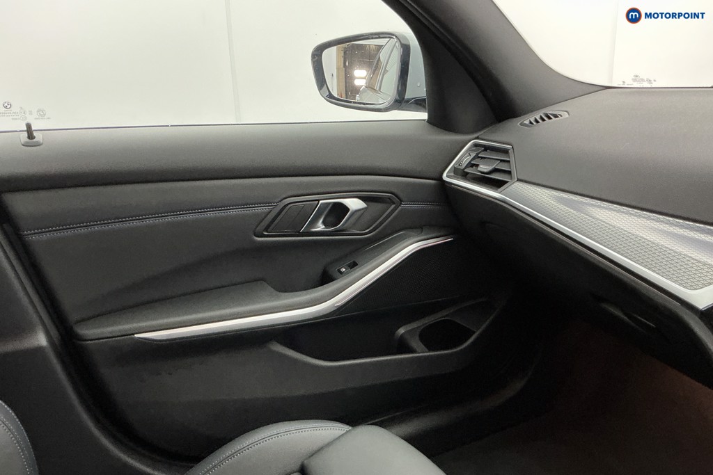 Used BMW 3 Series 2024 for sale - 77003425: Photo 27