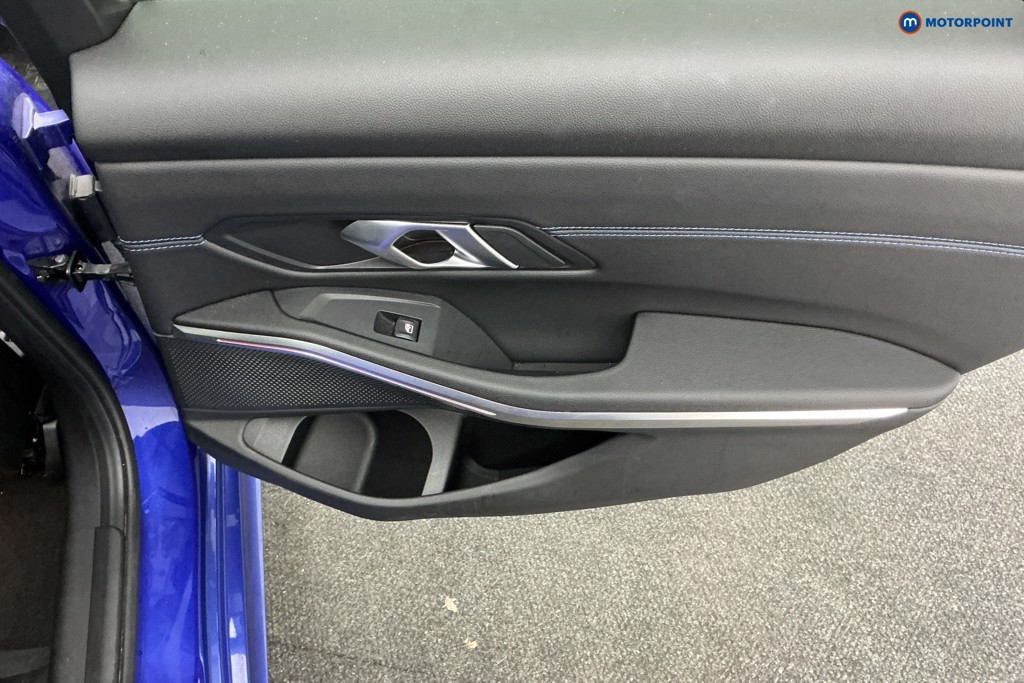 Used BMW 3 Series 2024 for sale - 76723178: Photo 30