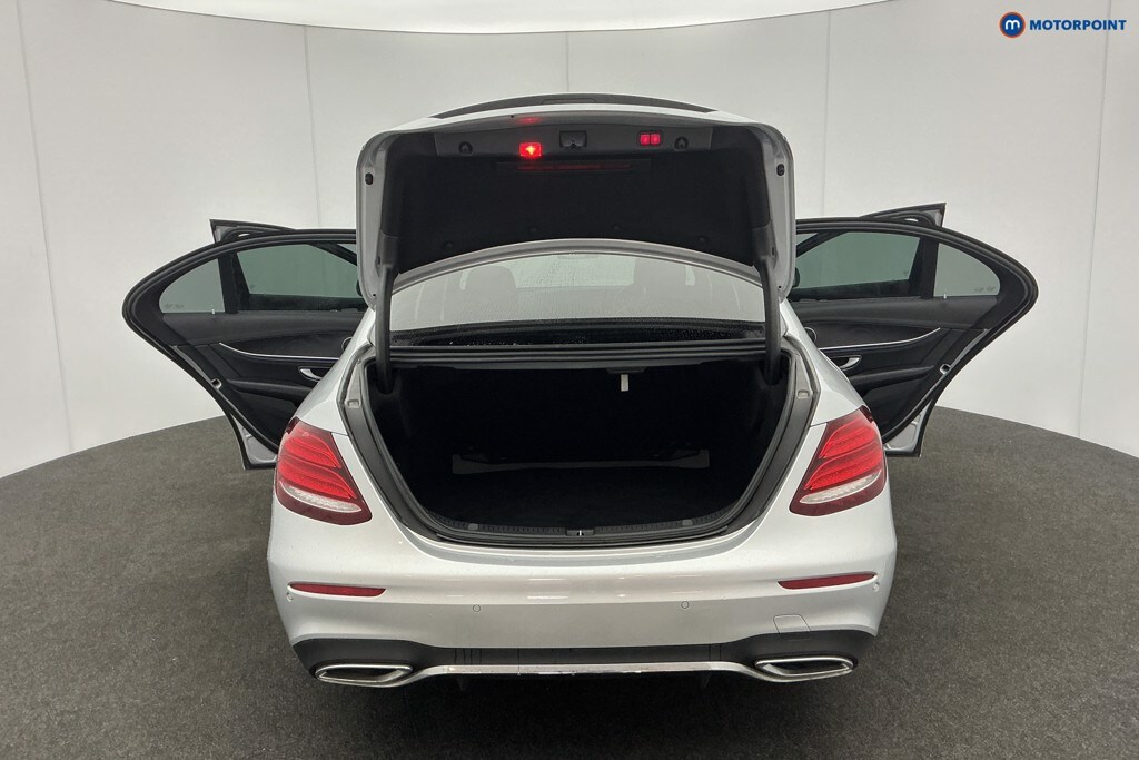 Used Mercedes-Benz E Class for sale - 77914199: Photo 11