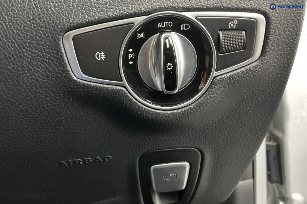 Used Mercedes-Benz E Class for sale - 77914199: Photo 32