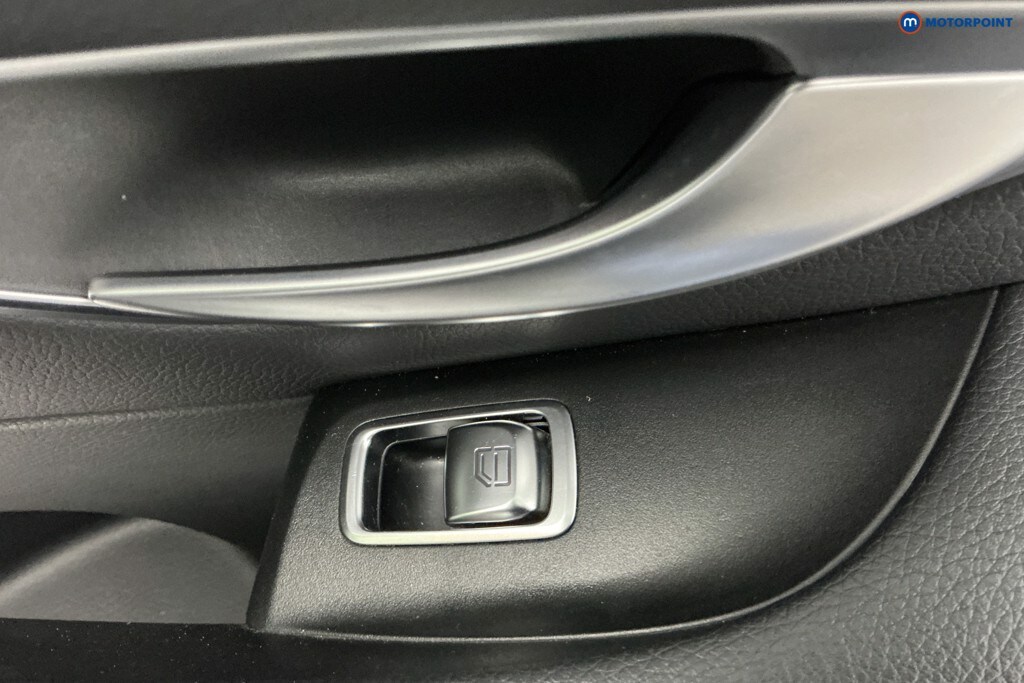 Used Mercedes-Benz E Class for sale - 77914199: Photo 39