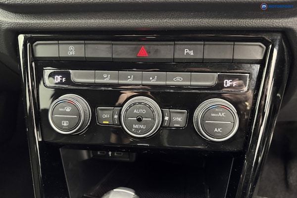 Used Volkswagen T-Roc 2021 for sale - 76196869: Photo 25