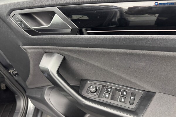 Used Volkswagen T-Roc 2021 for sale - 76196869: Photo 31