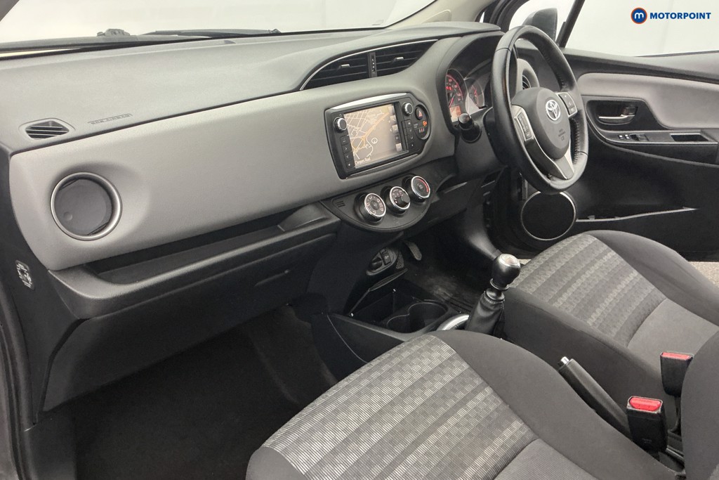 Used Toyota Yaris 2017 for sale - 77340400: Photo 18