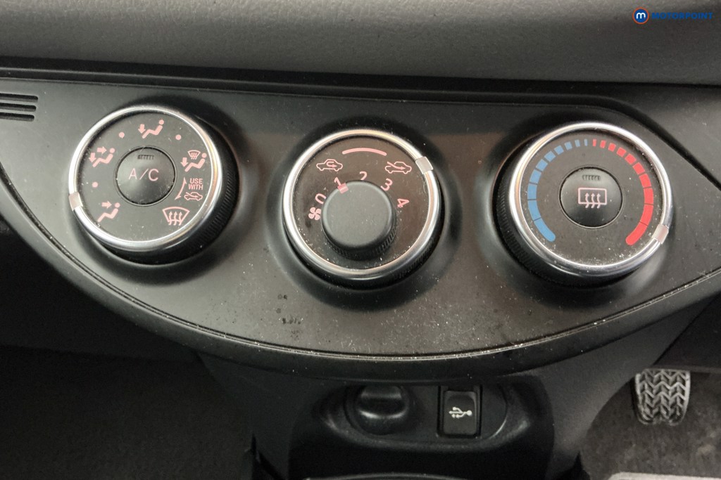 Used Toyota Yaris 2017 for sale - 77340400: Photo 26