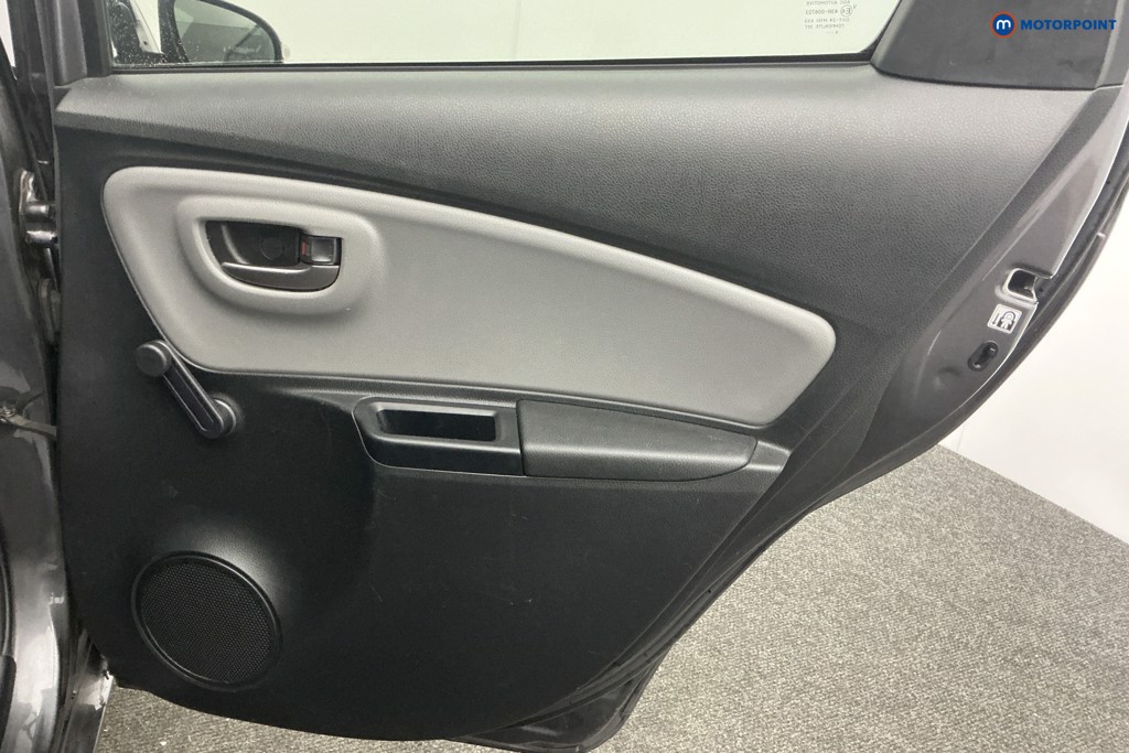 Used Toyota Yaris 2017 for sale - 77340400: Photo 33