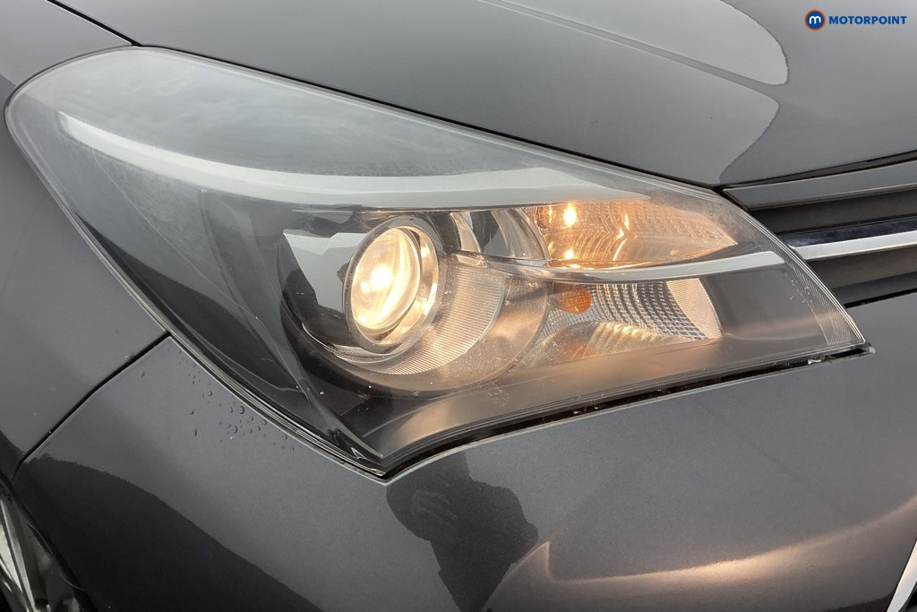 Used Toyota Yaris 2017 for sale - 77340400: Photo 35