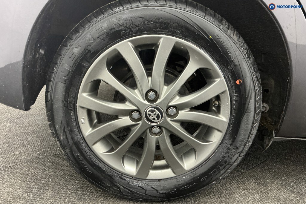 Used Toyota Yaris 2017 for sale - 77340400: Photo 47