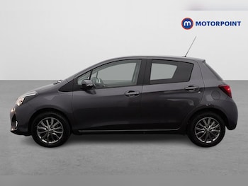 Used Toyota Yaris 2017 for sale - 77340400: Photo